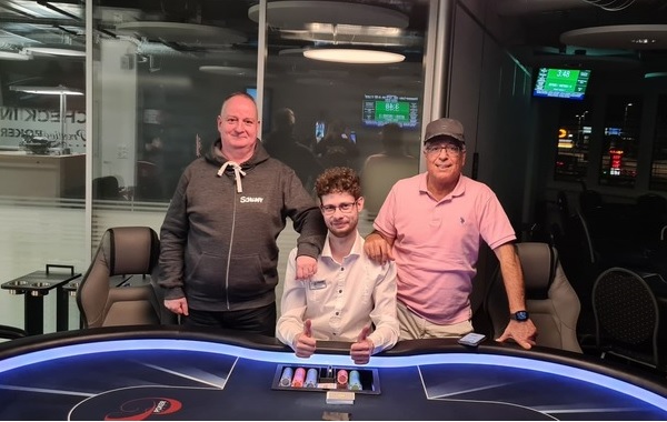 Deal zu Viert beendet das Deepstack Turbo 50 K